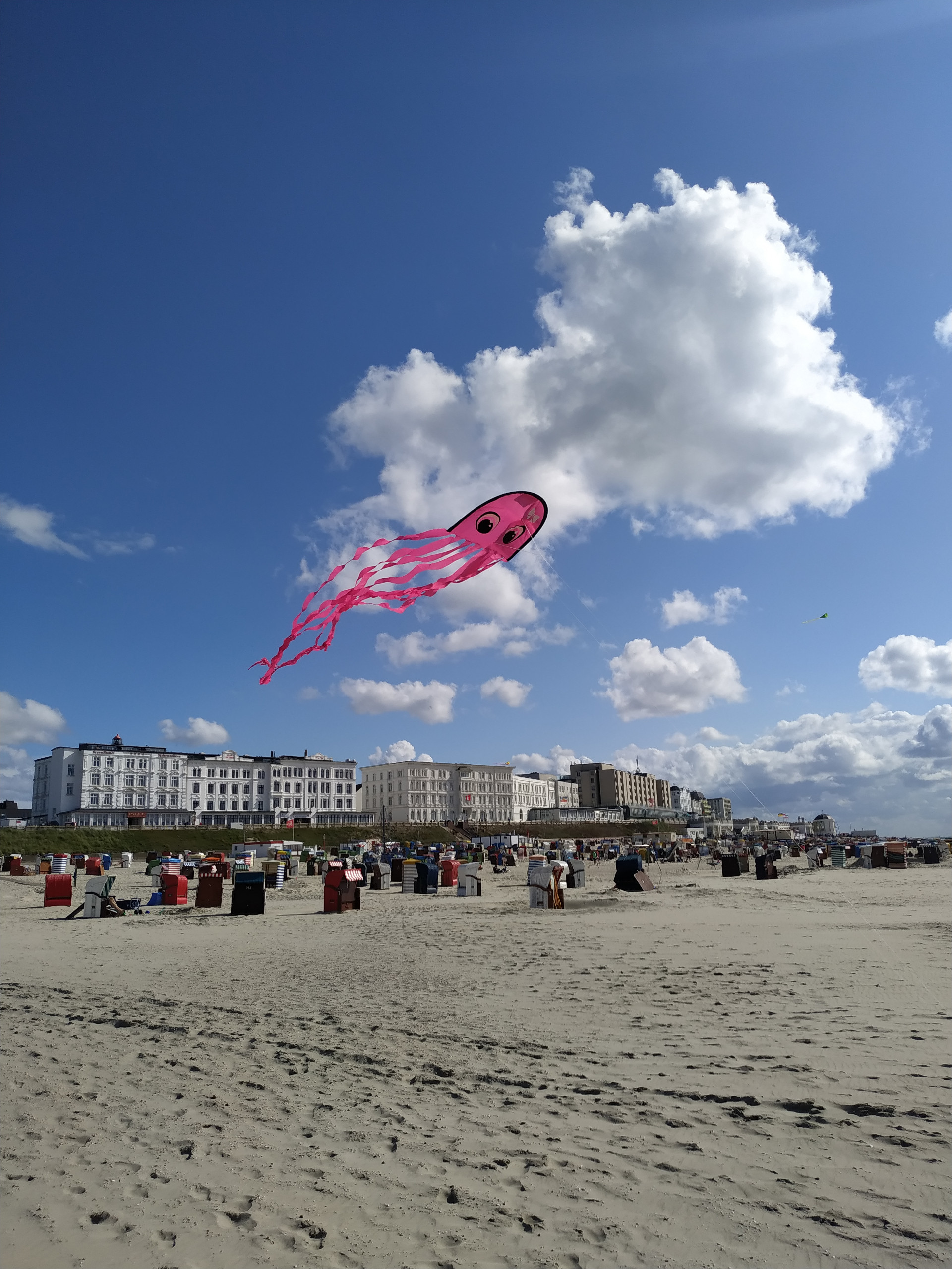 Borkum Drache am Strand